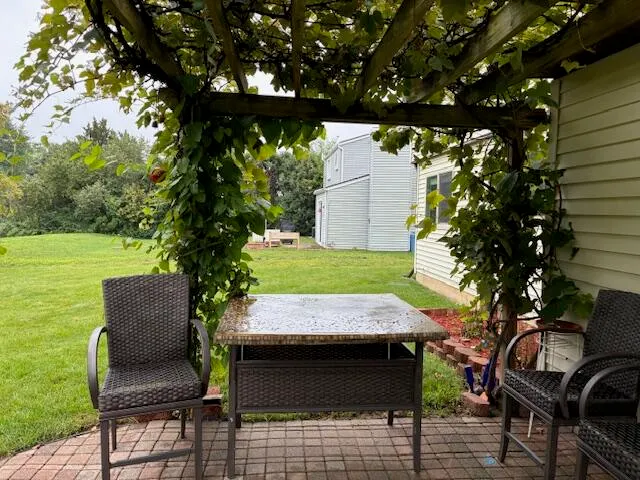 $2,800 | 3677 Beech Drive, Ypsilanti, MI 48197