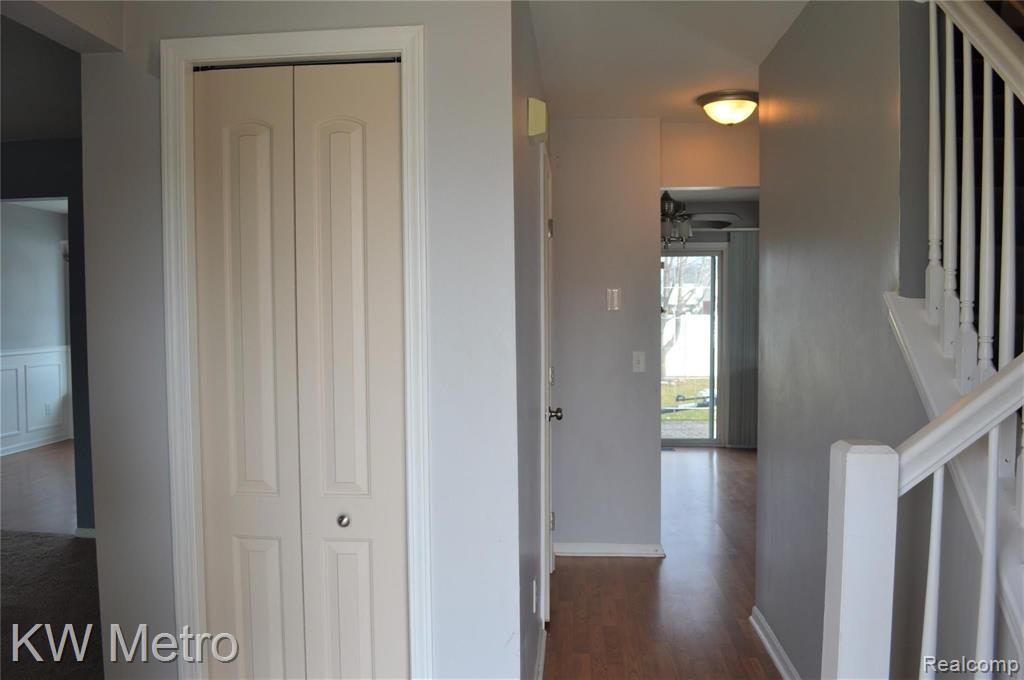 26827 Antique Road Woodhaven, MI 48183 - Photo 6 of 26