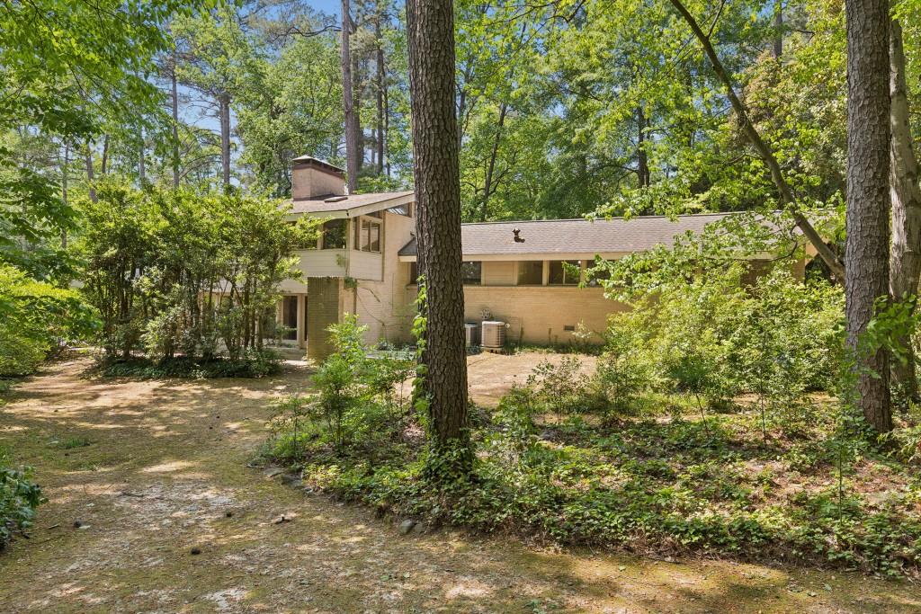 2001 Castleway Lane Northeast Atlanta, GA 30345 - Photo 33 of 43