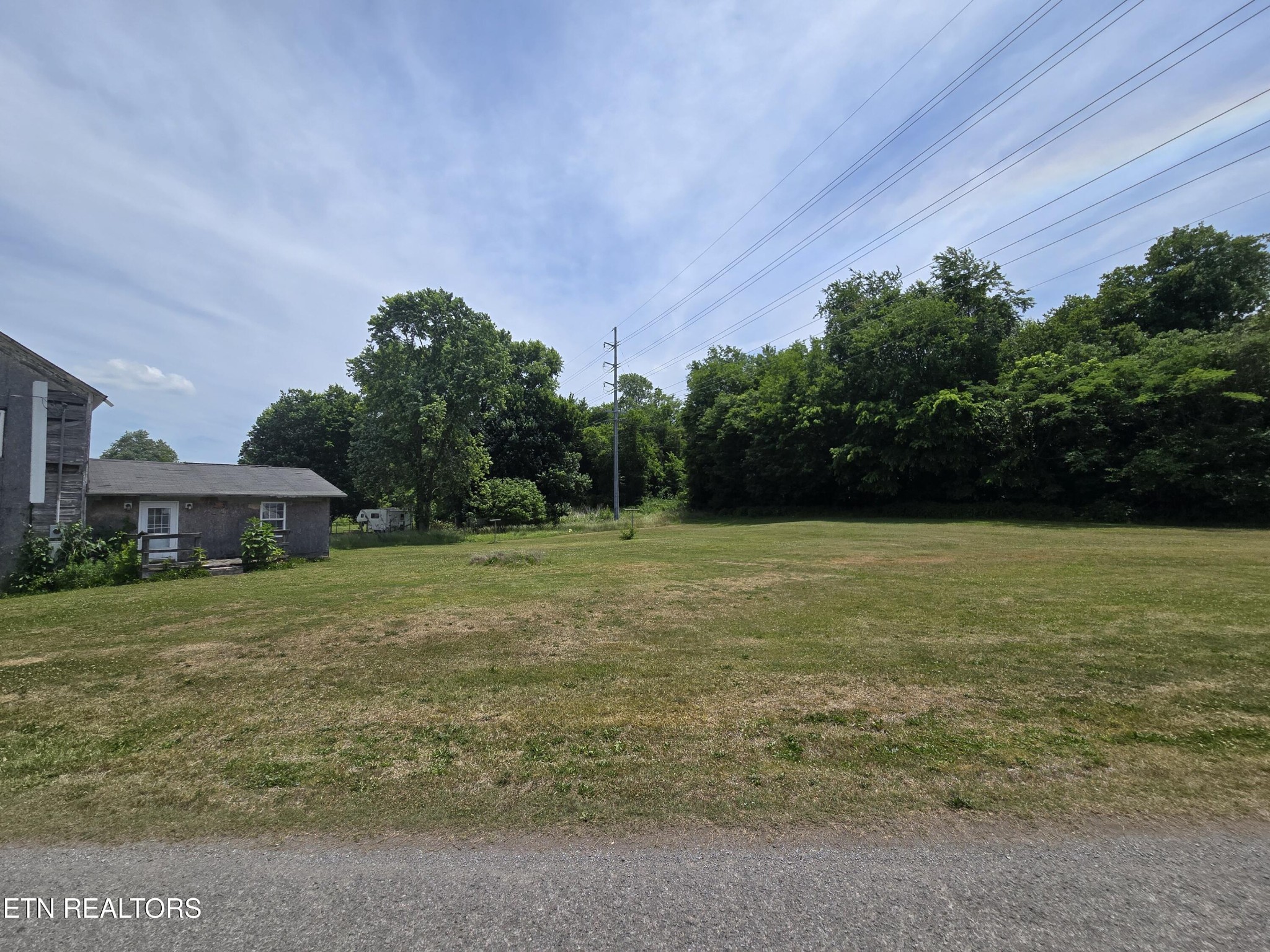 9354 Mascot Road Mascot, TN 37806 - Photo 4 of 4 Gallery Image 4