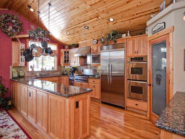 11464 Chalet Road Truckee, CA 96161 - Photo 4 of 9 Gallery Image 4