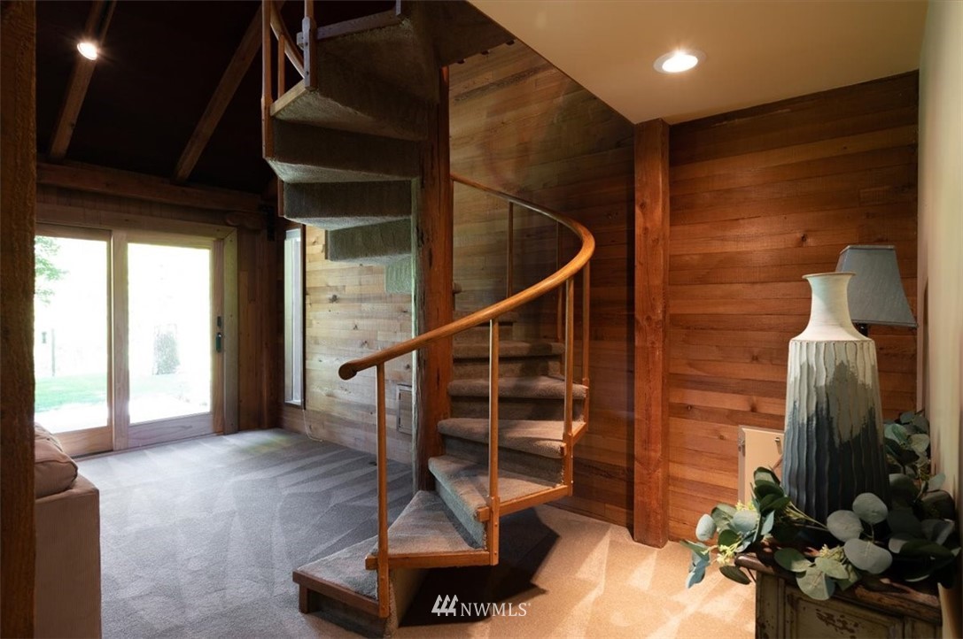 4214 Linnell Road Deming, WA 98244 - Photo 30 of 40 a view of entryway