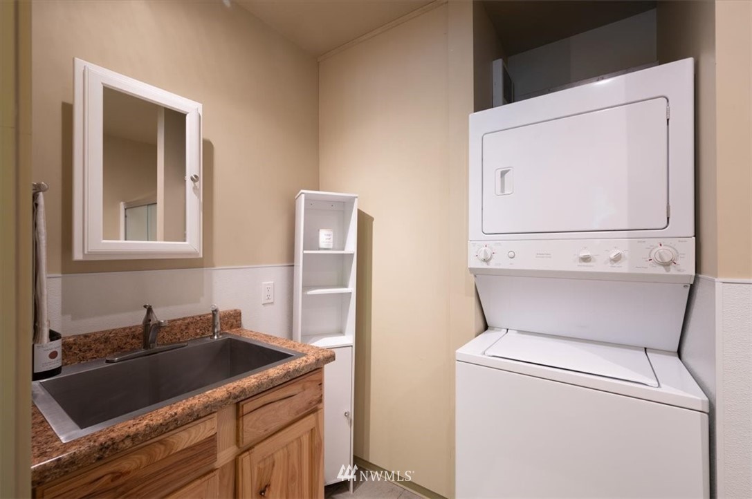 4214 Linnell Road Deming, WA 98244 - Photo 34 of 40 a view of washer and dryer