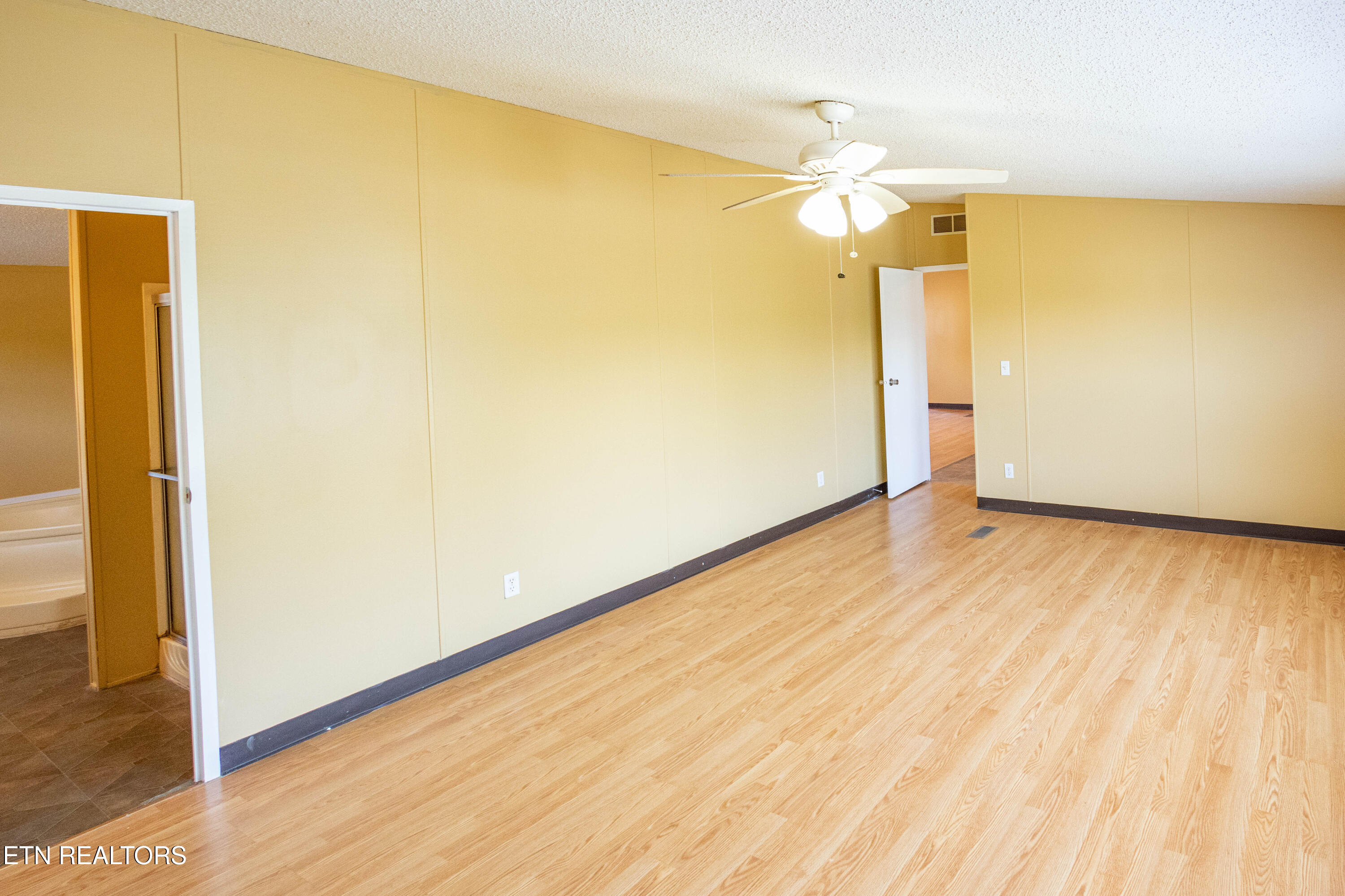 284 Clearwater Ridge Maynardville, TN 37807 - Photo 12 of 22 Master Bedroom