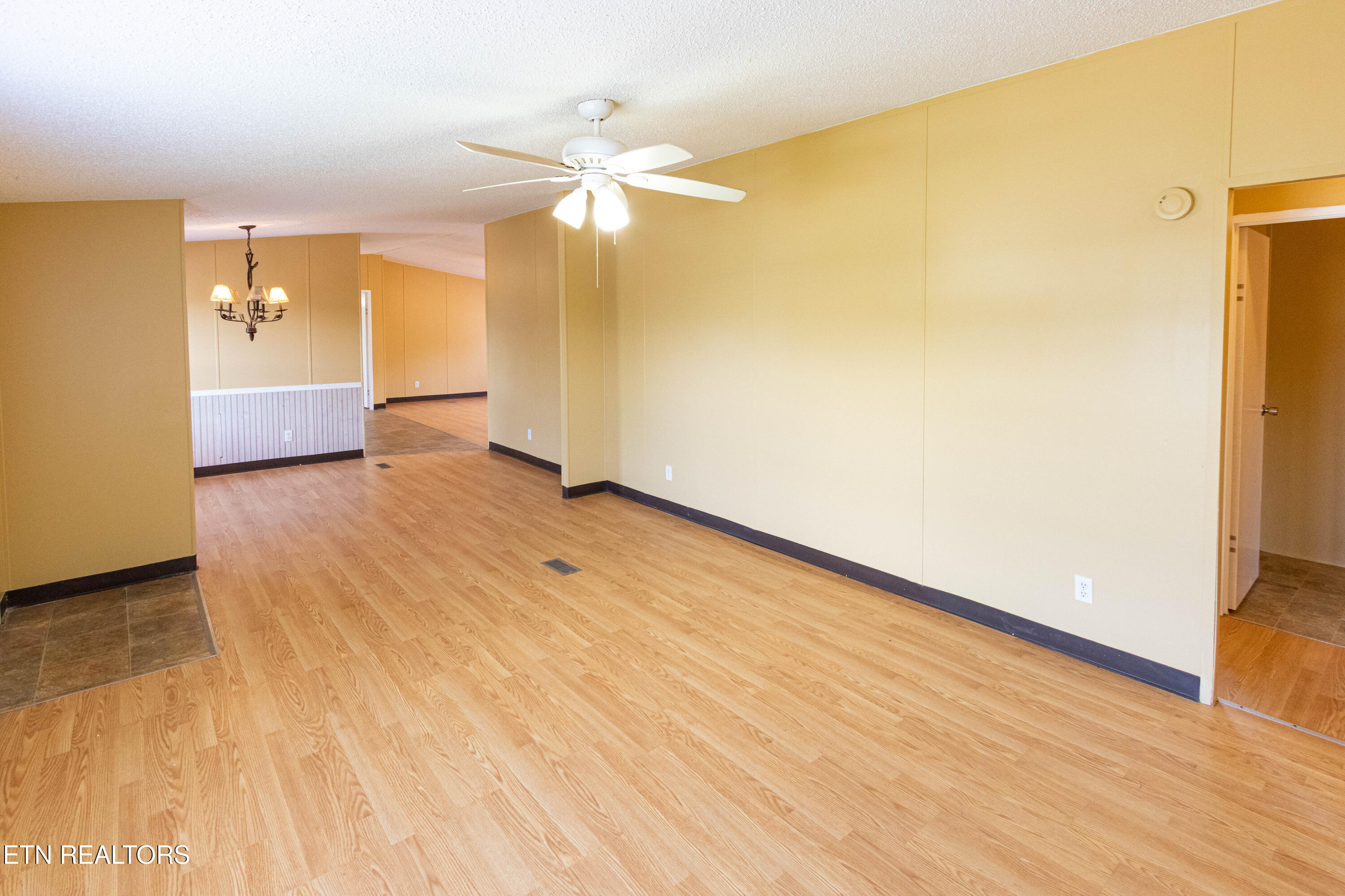 284 Clearwater Ridge Maynardville, TN 37807 - Photo 5 of 22 Living Room