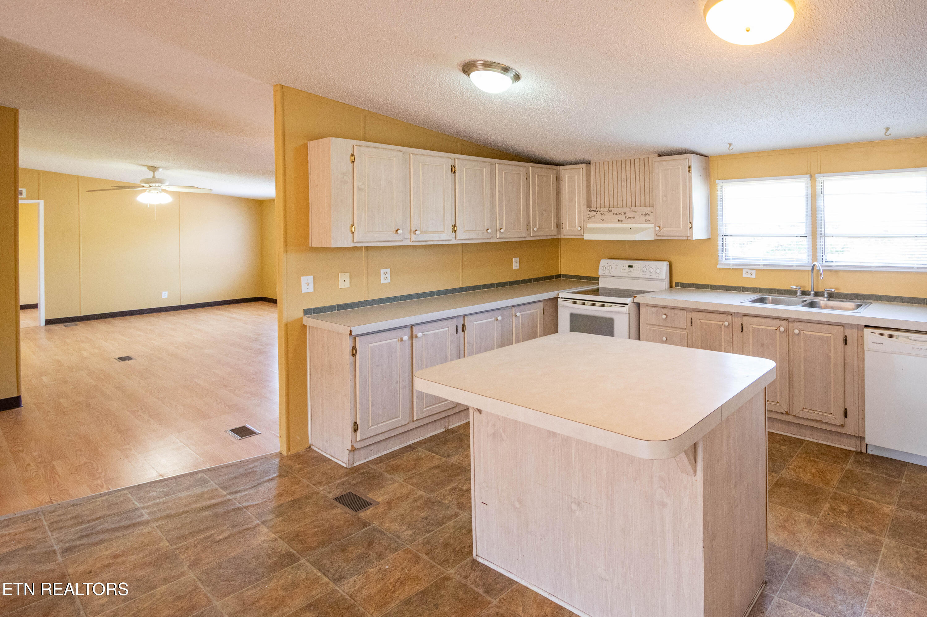 284 Clearwater Ridge Maynardville, TN 37807 - Photo 9 of 22 Kitchen