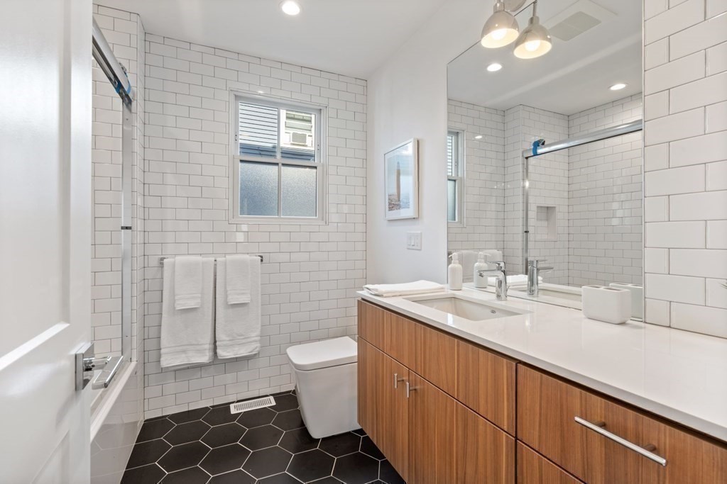 27 Saxon, Unit 1 Boston, MA 02125 - Photo 10 of 15