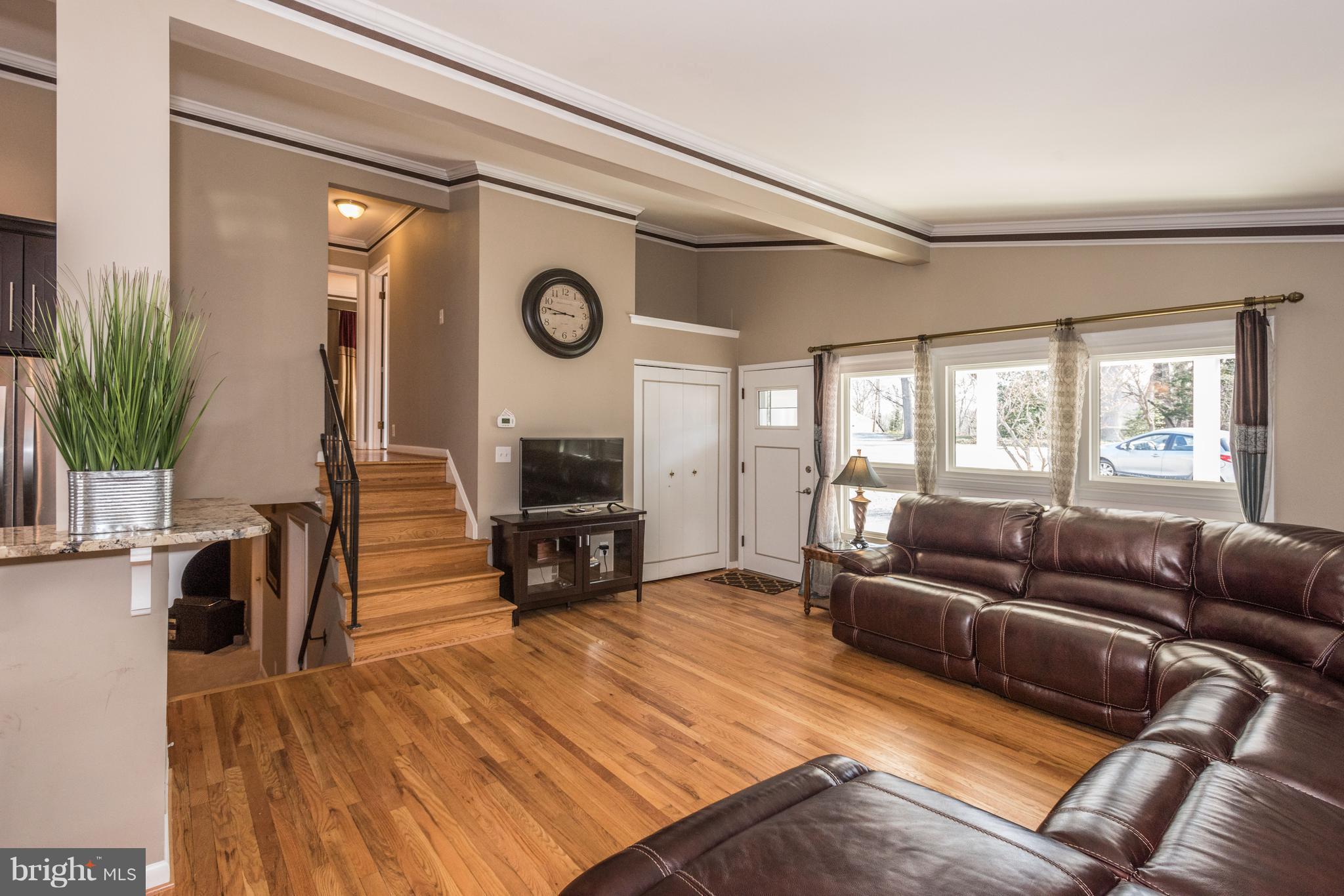 30 North Rolling Road Baltimore, MD 21228 - Photo 2 of 30 Beautiful hardwoods and lots of natural light!