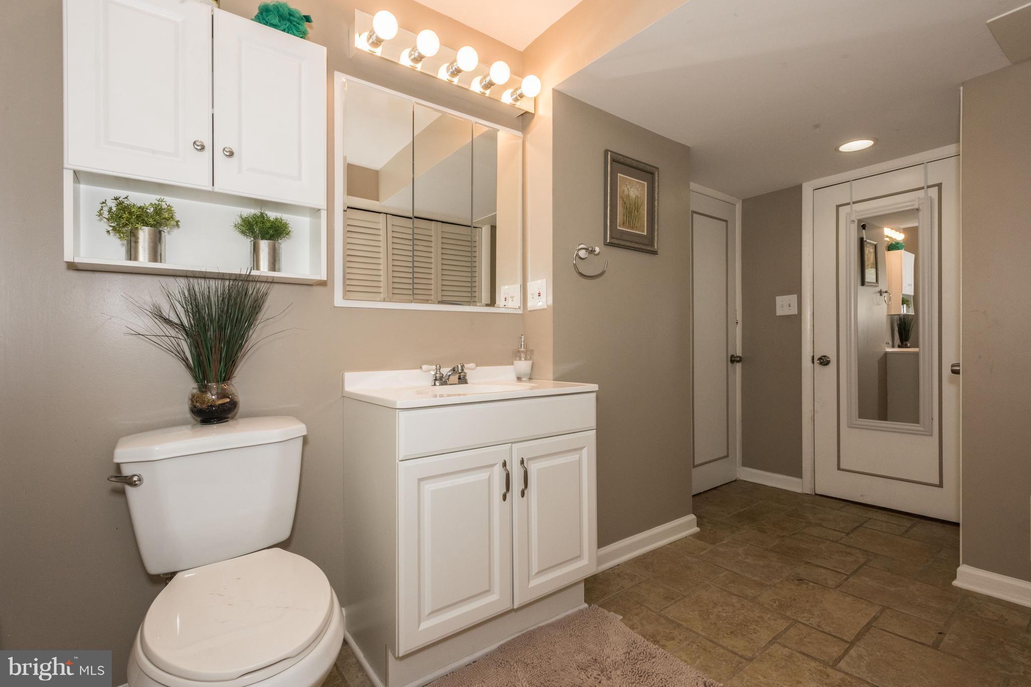 30 North Rolling Road Baltimore, MD 21228 - Photo 17 of 30 3rd full bath & laundry room on 3d level!