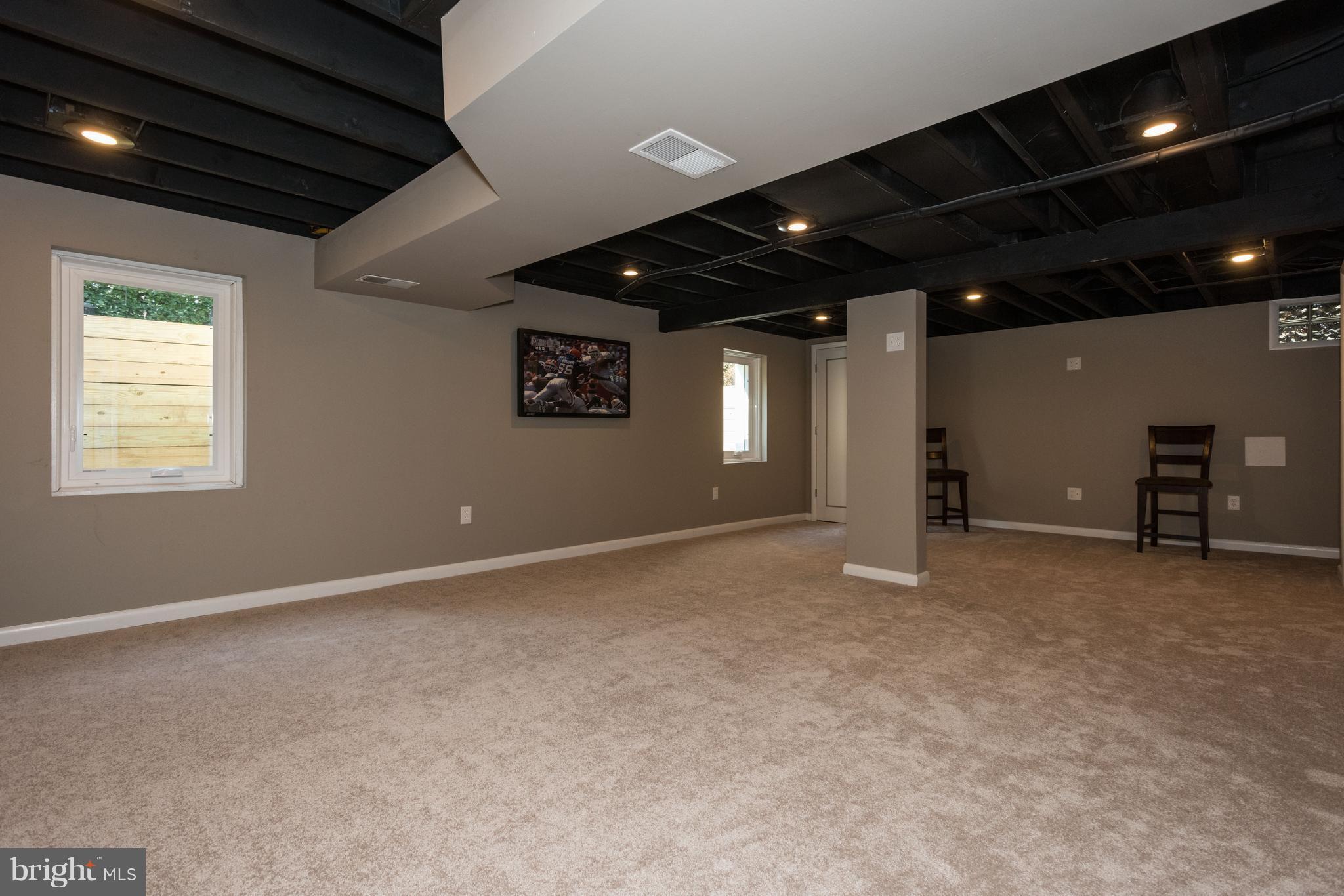 30 North Rolling Road Baltimore, MD 21228 - Photo 21 of 30 Huge rec room in 4th level!