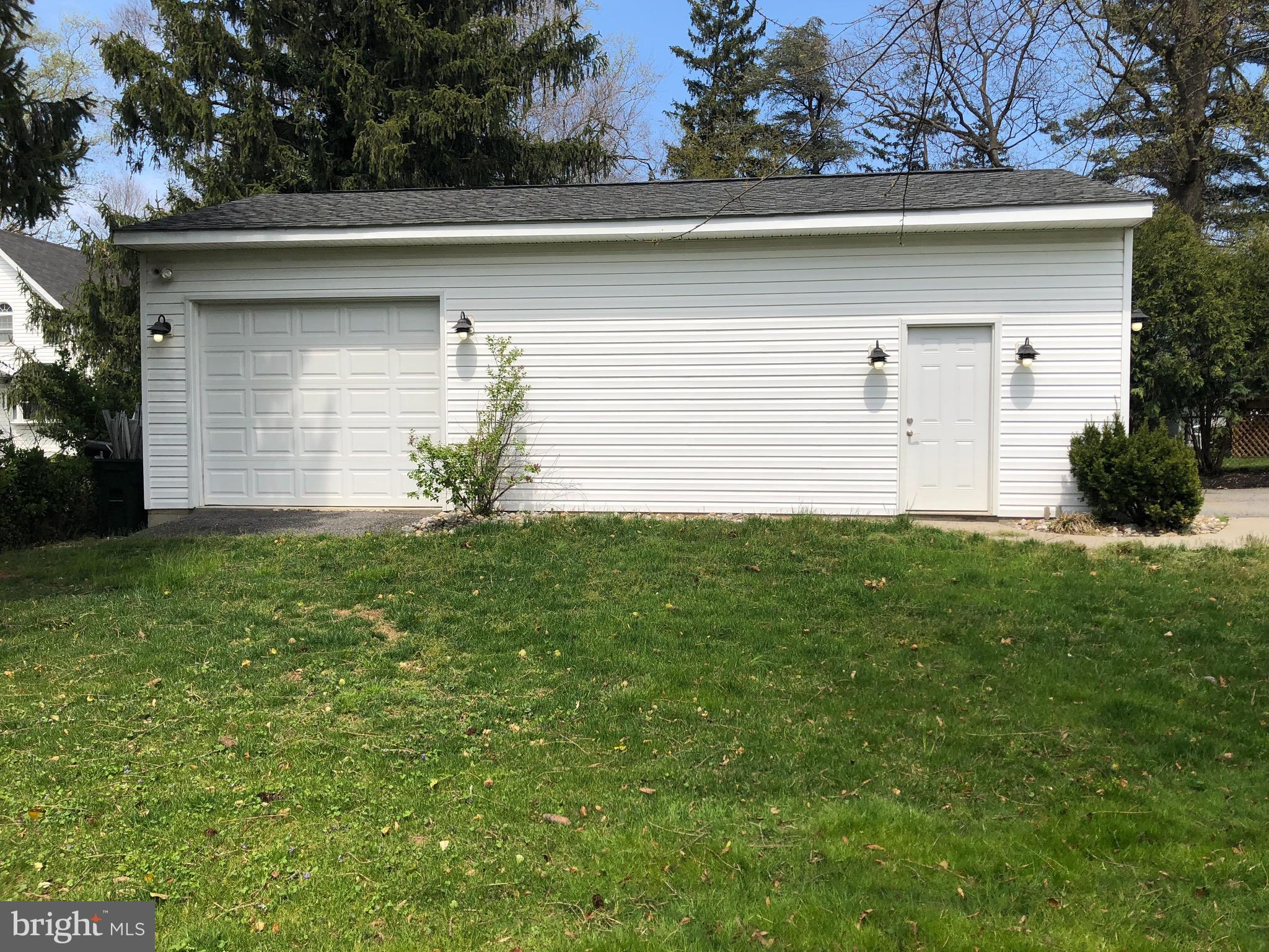 30 North Rolling Road Baltimore, MD 21228 - Photo 28 of 30 Exterior (Rear)