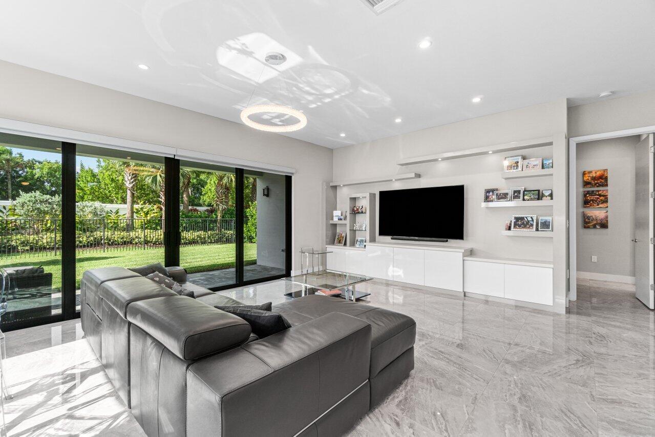 17583 Rainstream Road Boca Raton, FL 33496 - Photo 11 of 46 3333