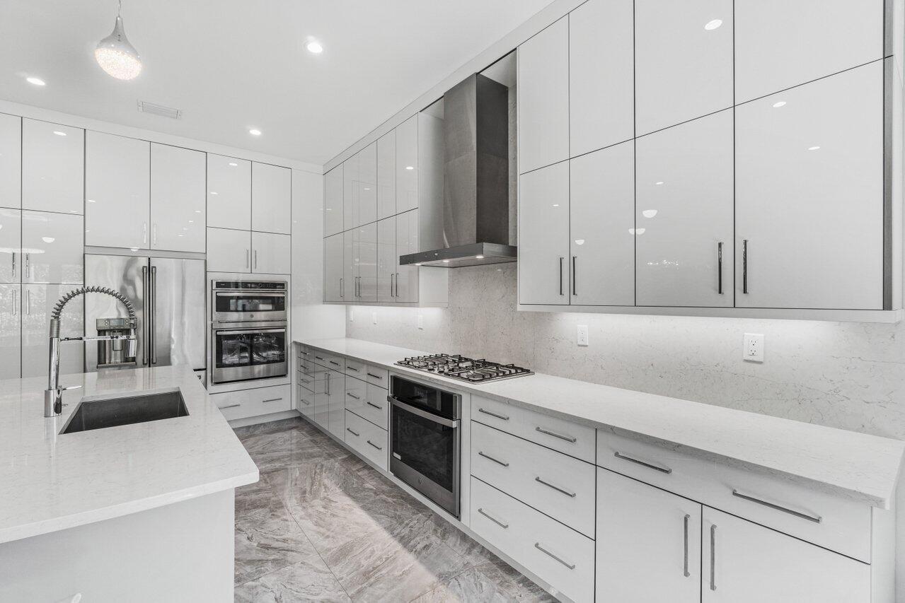 17583 Rainstream Road Boca Raton, FL 33496 - Photo 8 of 46 2222