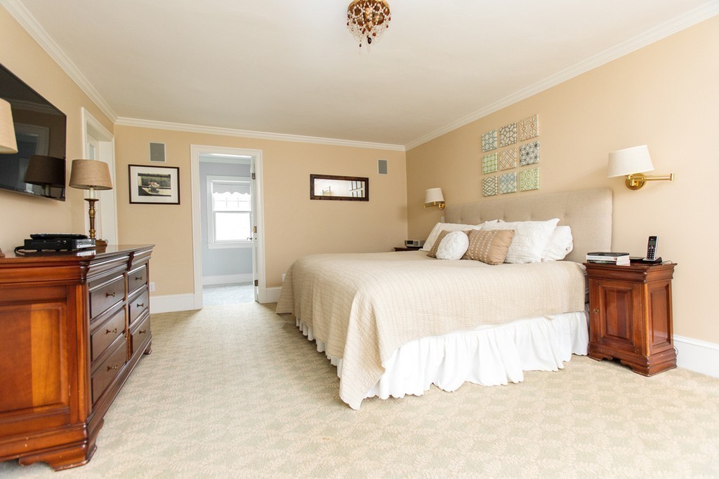 30 Pine Street Wellesley, MA 02481 - Photo 14 of 21