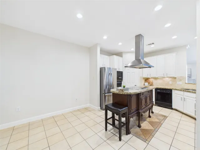 $379,000 | 483 Mariners Drive, Kemah, TX 77565