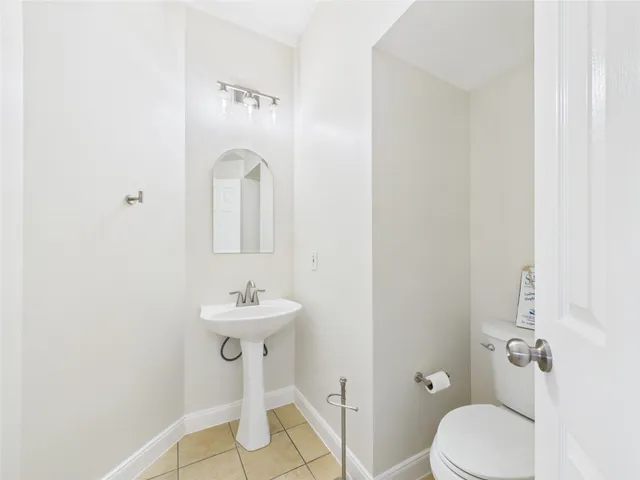 $379,000 | 483 Mariners Drive, Kemah, TX 77565