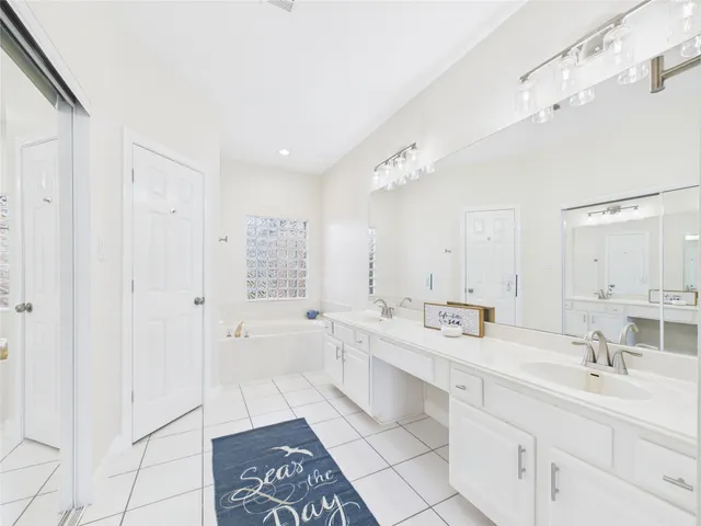 $379,000 | 483 Mariners Drive, Kemah, TX 77565