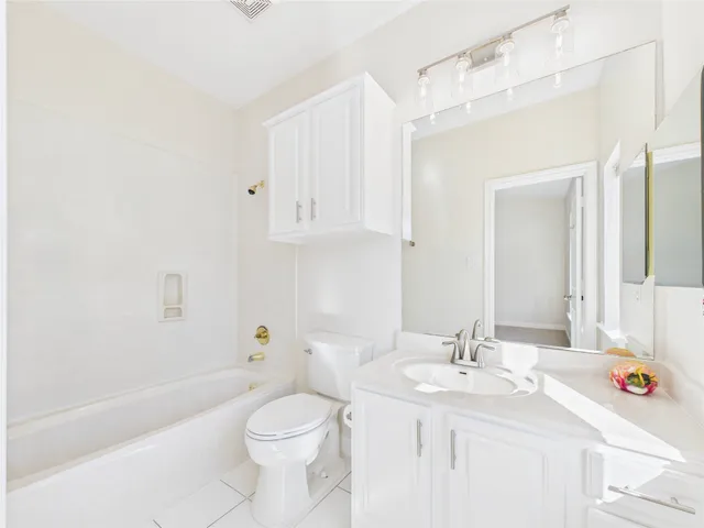 $379,000 | 483 Mariners Drive, Kemah, TX 77565