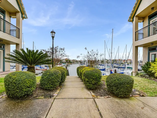 $379,000 | 483 Mariners Drive, Kemah, TX 77565