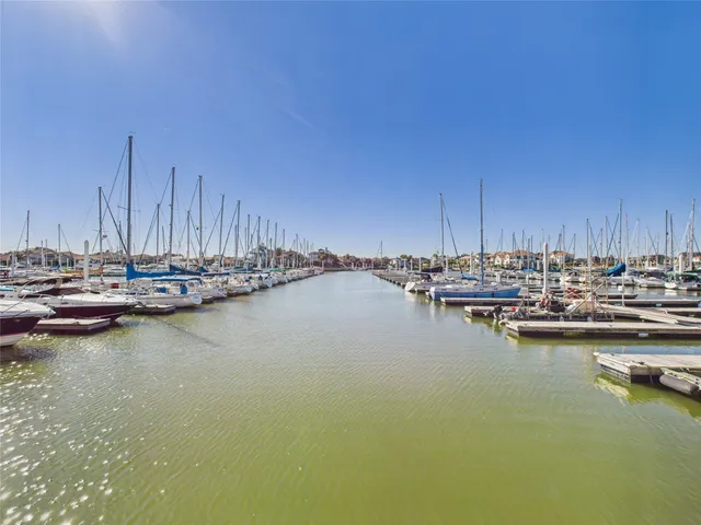 $379,000 | 483 Mariners Drive, Kemah, TX 77565