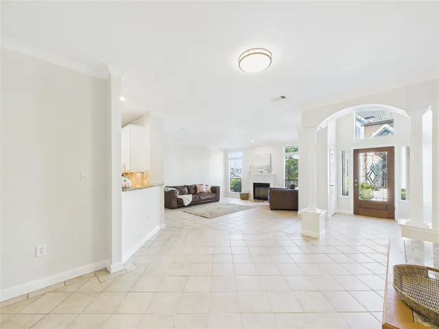 $379,000 | 483 Mariners Drive, Kemah, TX 77565