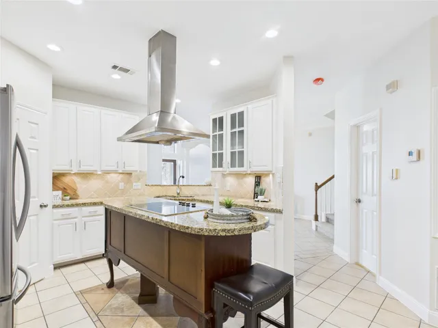 $379,000 | 483 Mariners Drive, Kemah, TX 77565