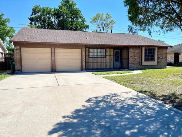 $217,000 | 927 Greatwood Drive, Houston, TX 77013