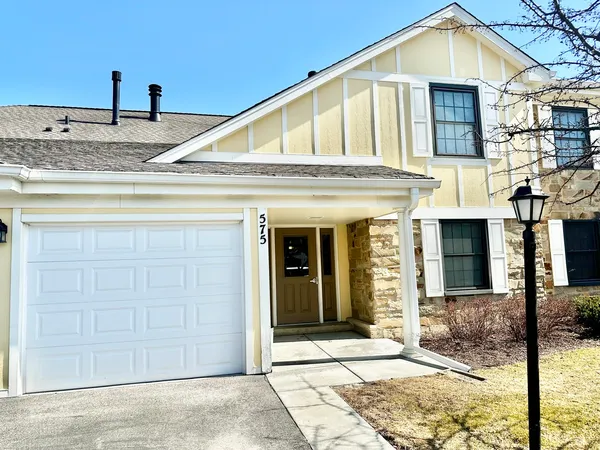 $329,900 | 575 Greystone Lane, Unit A2, Wheeling, IL 60090