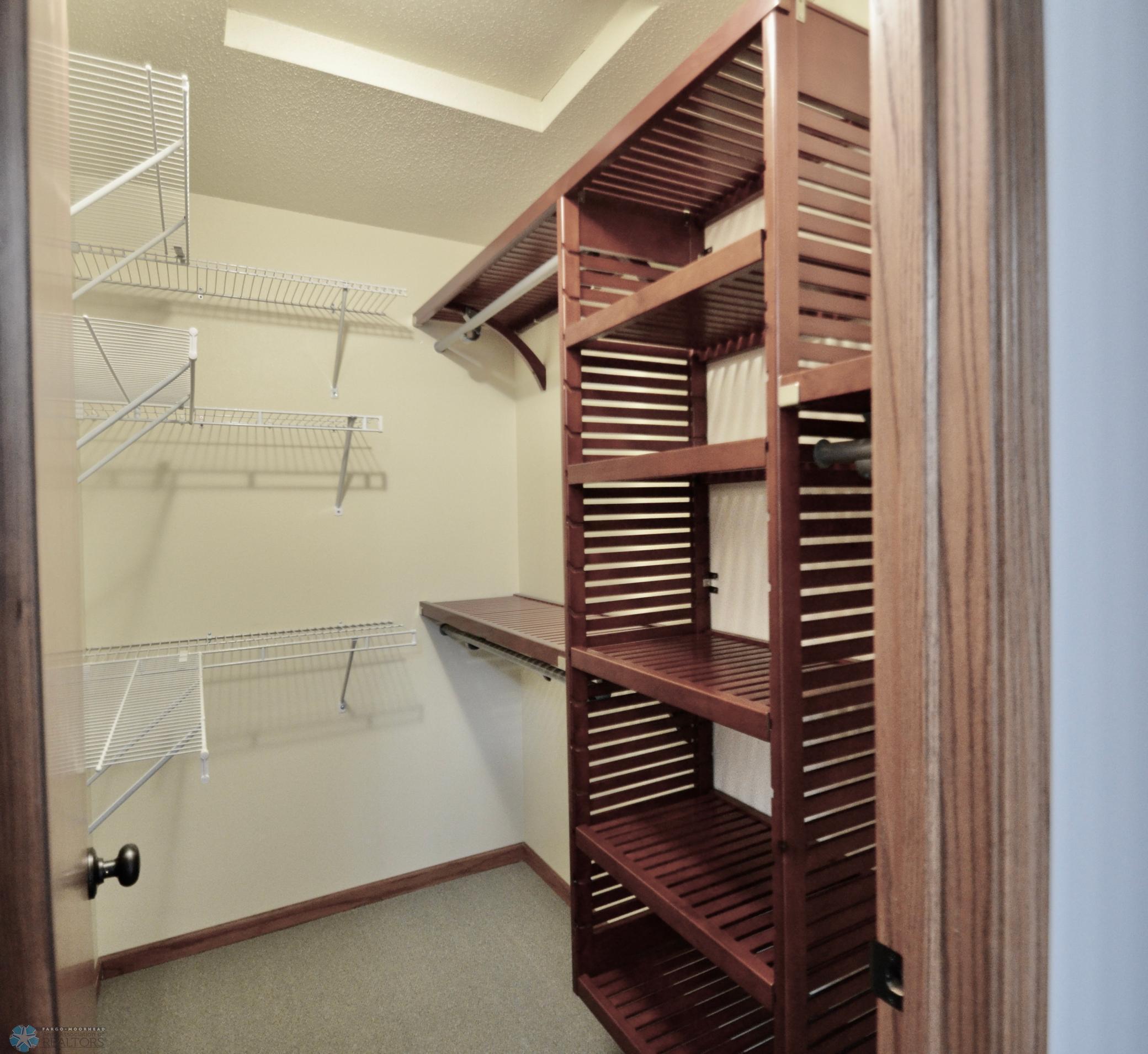 2002 35th St S Circle Moorhead, MN 56560 - Photo 12 of 47