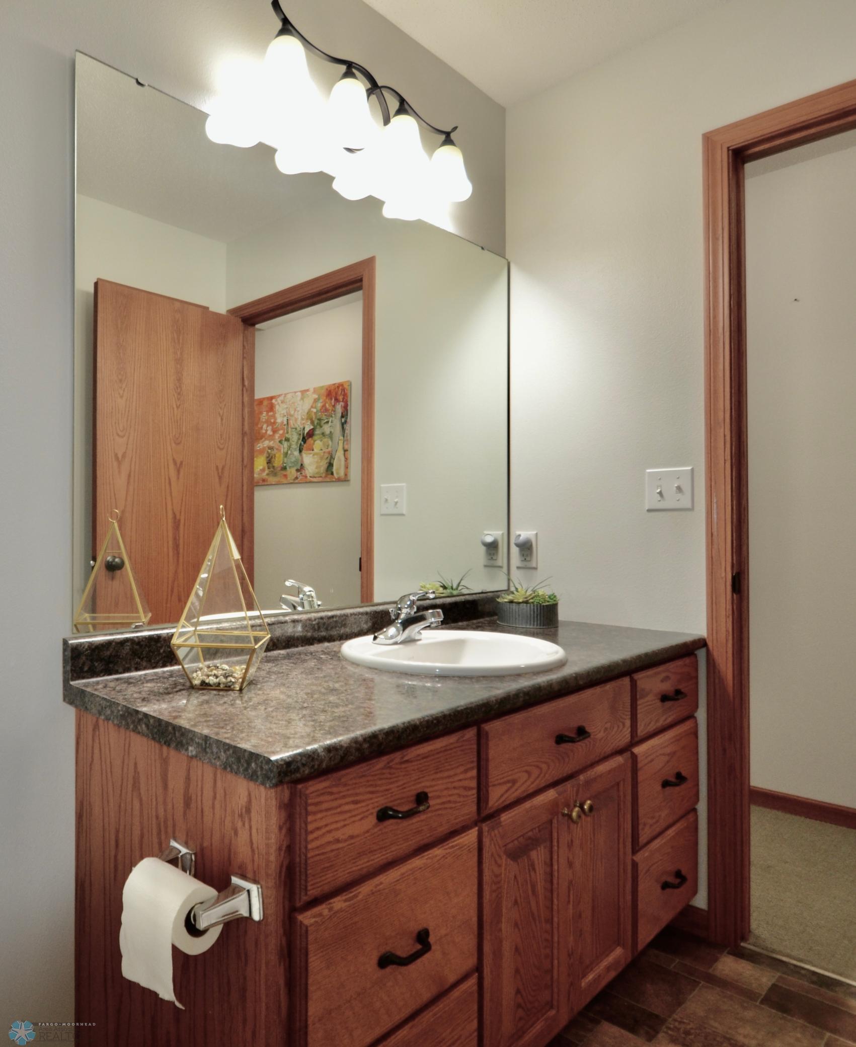 2002 35th St S Circle Moorhead, MN 56560 - Photo 19 of 47