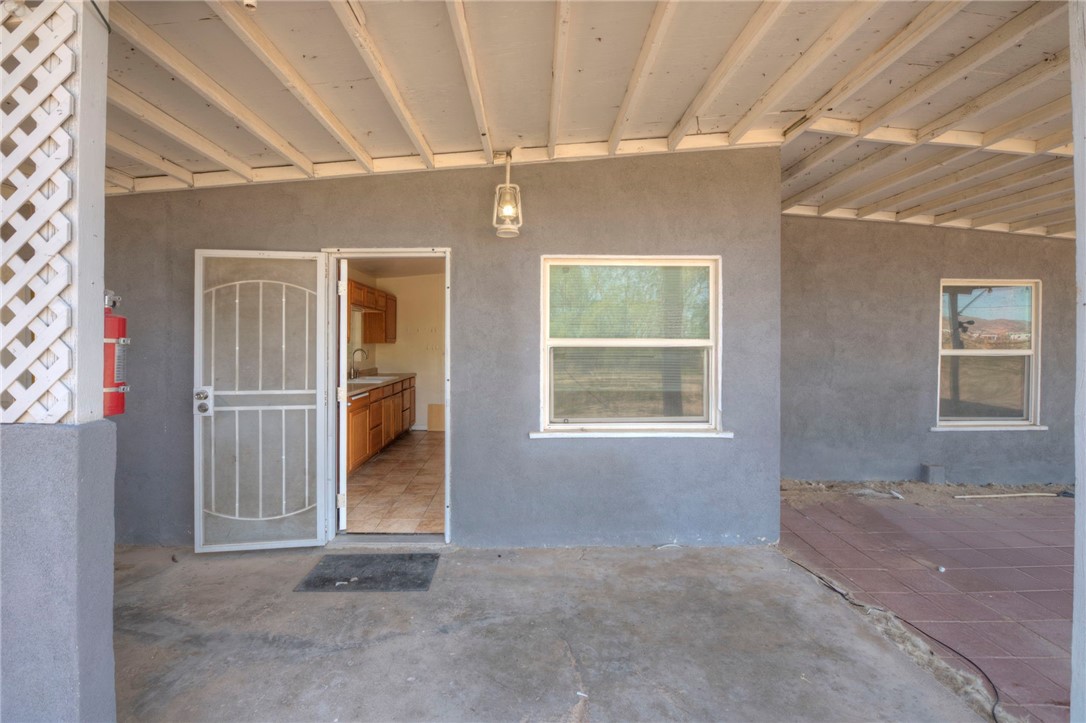 47631 Valley Center Road Newberry Springs, CA 92365 - Photo 3 of 40