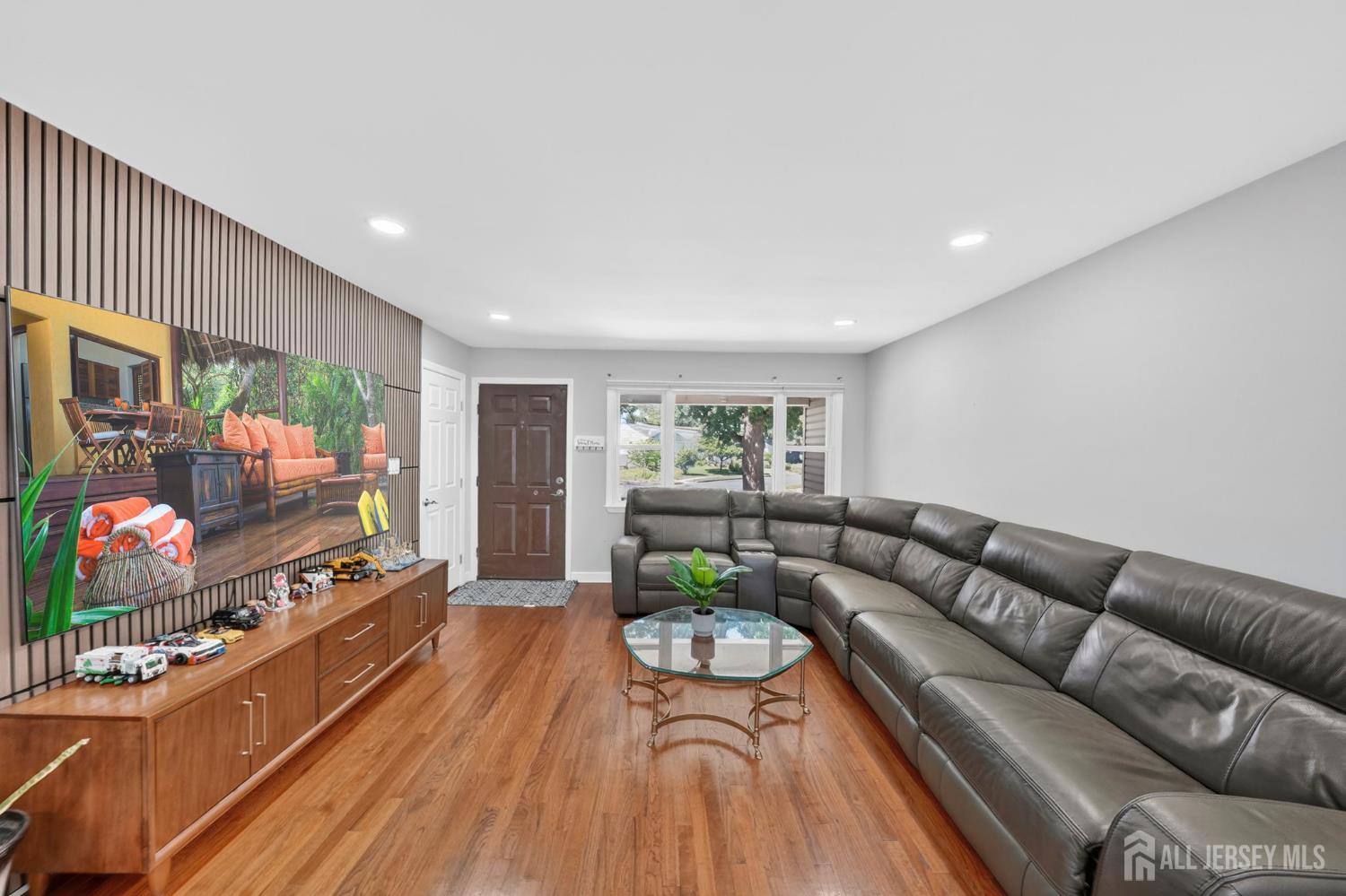 59 Eden Avenue Edison, NJ 08817 - Photo 10 of 45