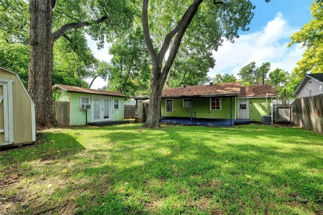 $2,000 | 904 East 55th 1/2 Street, Austin, TX 78751