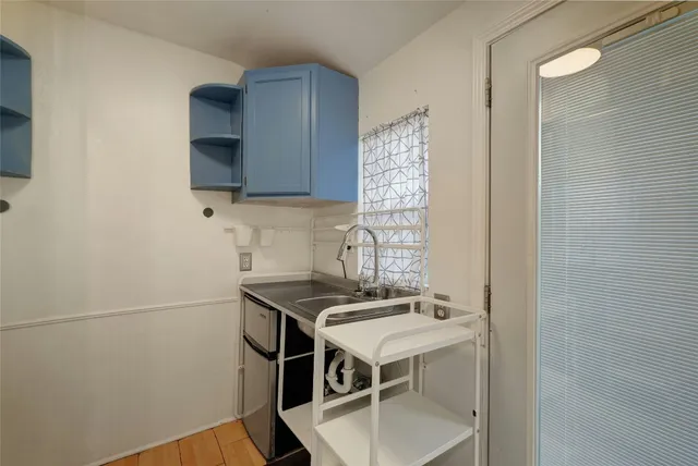 $2,000 | 904 East 55th 1/2 Street, Austin, TX 78751