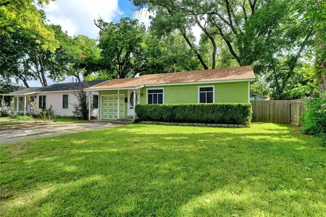 $2,000 | 904 East 55th 1/2 Street, Austin, TX 78751