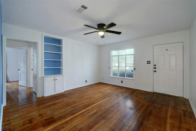 $2,000 | 904 East 55th 1/2 Street, Austin, TX 78751