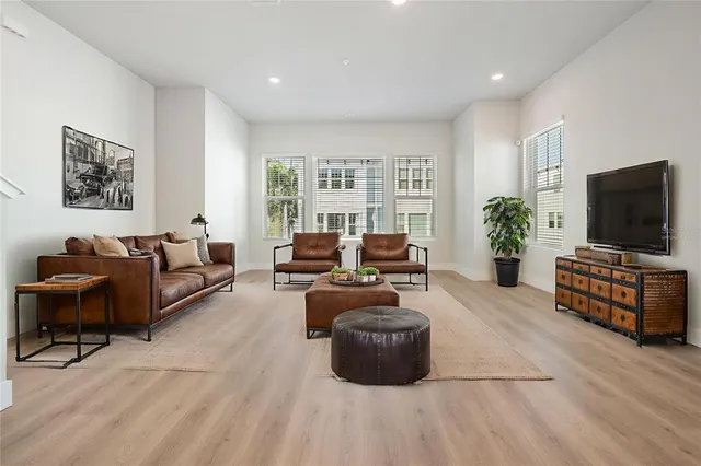 $3,550 | 6605 North Nebraska Avenue, Unit 6, Tampa, FL 33604