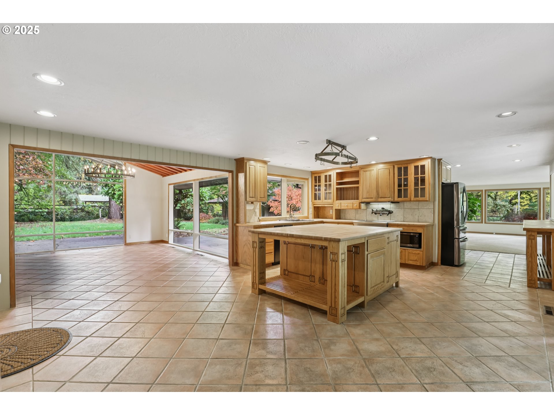 39777 Northwest Murtaugh Road North Plains, OR 97133 - Photo 12 of 45 a view of kitchen with furniture and stove