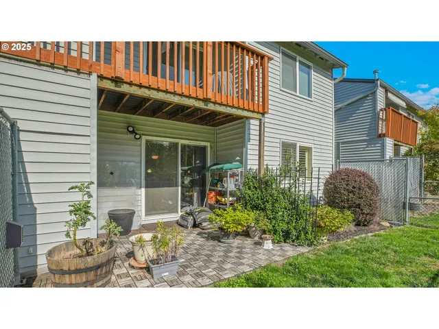 a black and white photo of a house