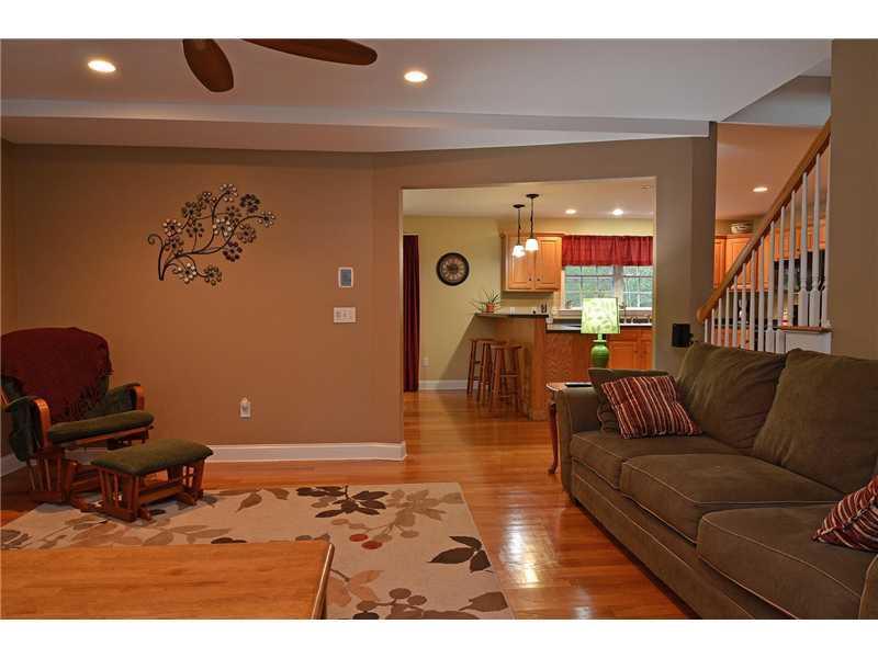 65 Baker Road Freeport, ME 04032 - Photo 8 of 25 Living Room.