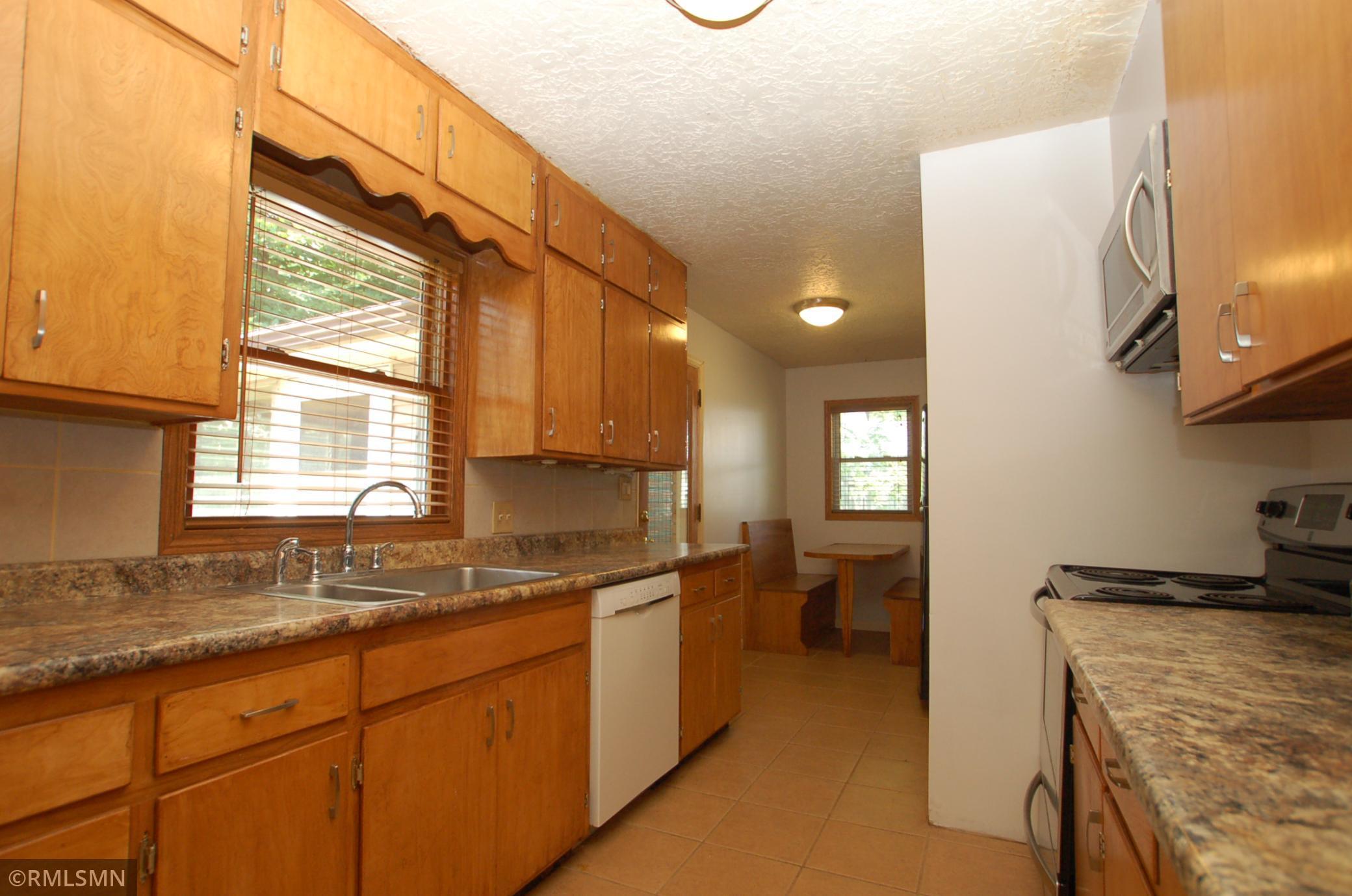 307 Highland Court Southwest Rochester, MN 55902 - Photo 11 of 23