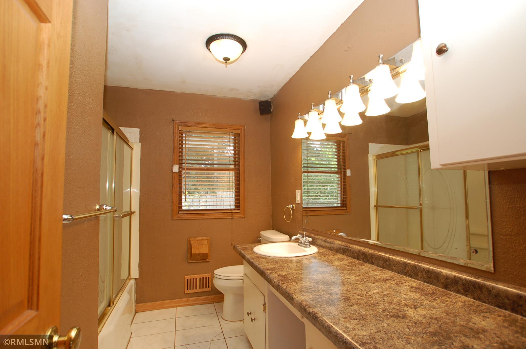 307 Highland Court Southwest Rochester, MN 55902 - Photo 13 of 23
