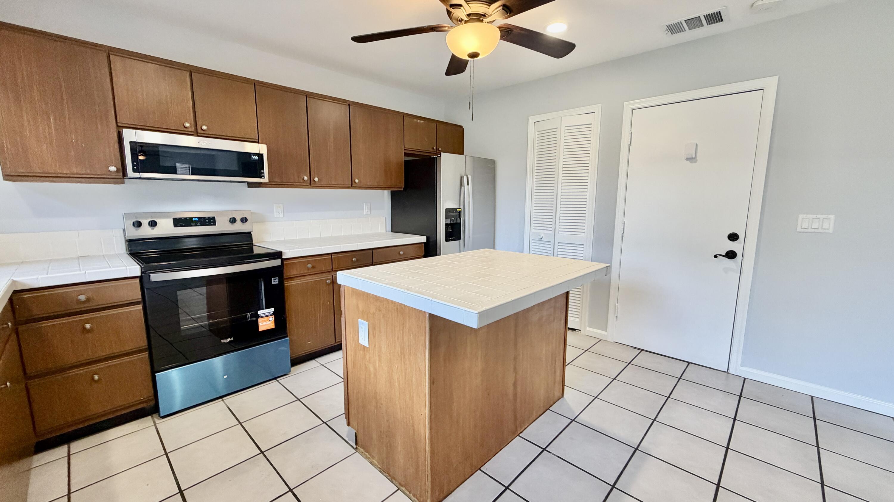 6048 Garrett Street Jupiter, FL 33458 - Photo 9 of 101 IMG_8842