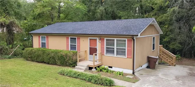 $1,295 | 4325 Voss Avenue, Greensboro, NC 27405