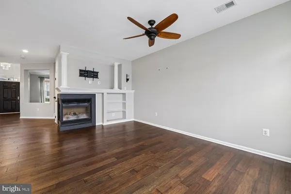 $3,300 | 784 Monument Avenue, Woodbridge, VA 22191