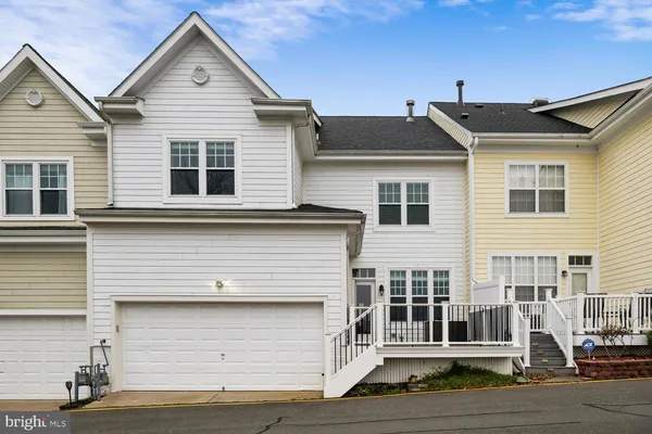 $3,300 | 784 Monument Avenue, Woodbridge, VA 22191