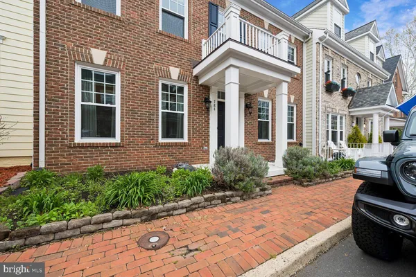 $3,300 | 784 Monument Avenue, Woodbridge, VA 22191