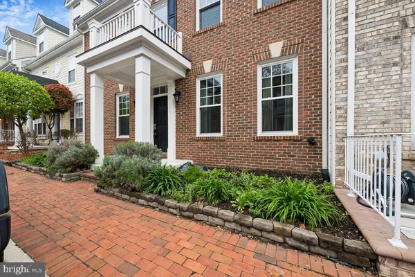 $3,300 | 784 Monument Avenue, Woodbridge, VA 22191