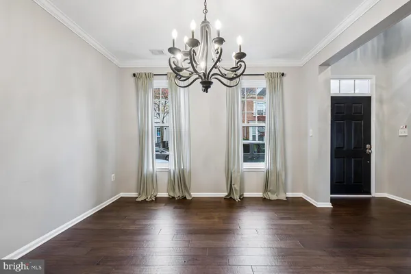 $3,300 | 784 Monument Avenue, Woodbridge, VA 22191