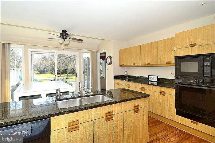 55 Seminary Farm Road Lutherville-Timonium, MD 21093 - Photo 10 of 24 Kitchen